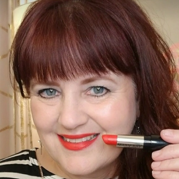 Meet your Posher, Laurie - Picture 1 of 1